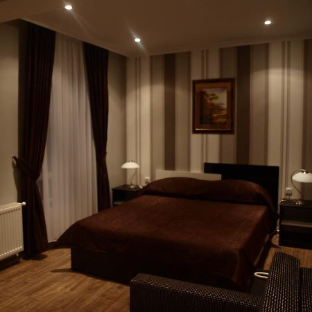 Hotel Mimoza Razgrad Экстерьер фото