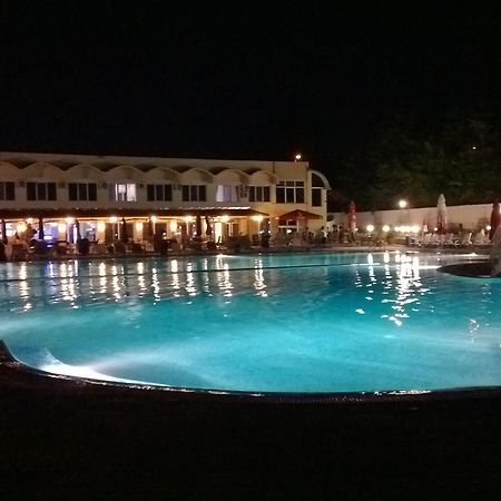 Hotel Mimoza Razgrad Экстерьер фото