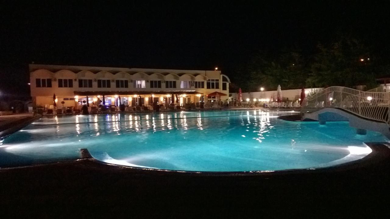 Hotel Mimoza Razgrad Экстерьер фото