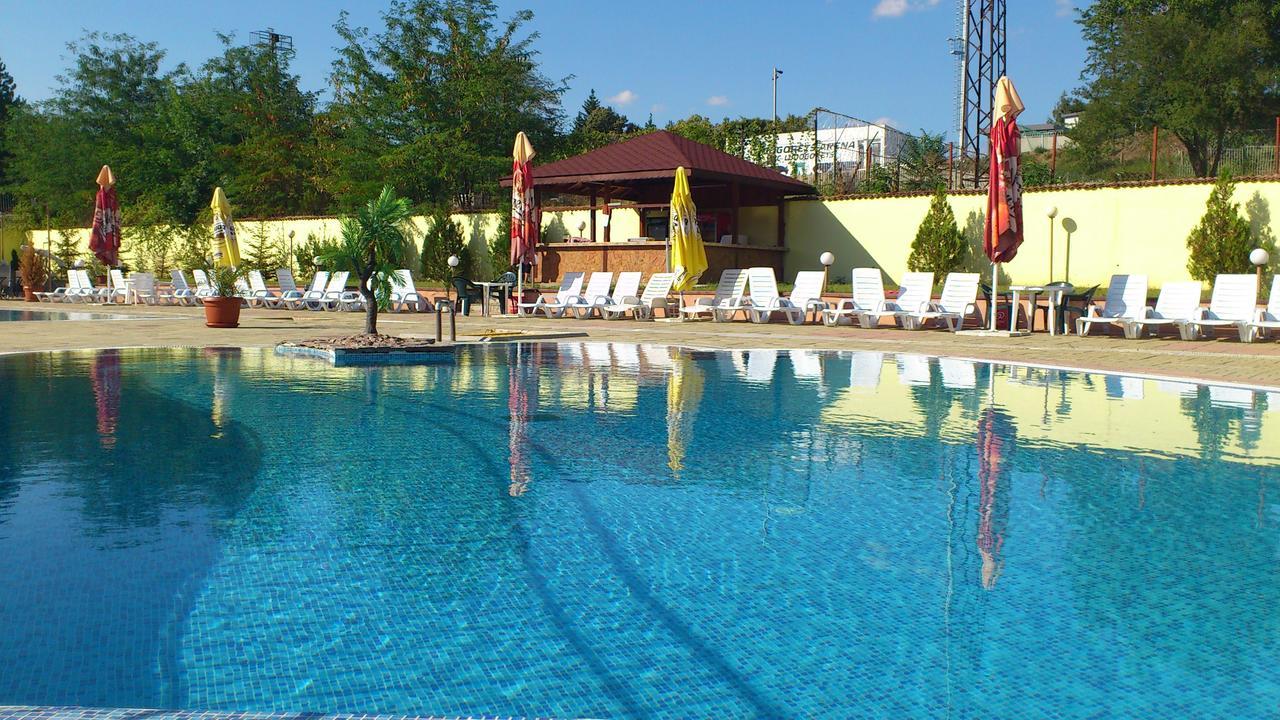 Hotel Mimoza Razgrad Экстерьер фото