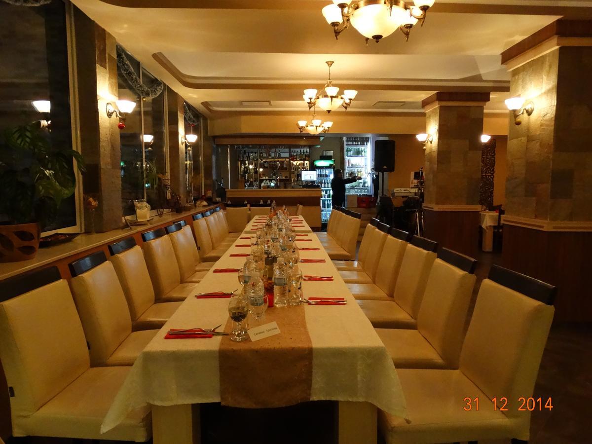 Hotel Mimoza Razgrad Экстерьер фото