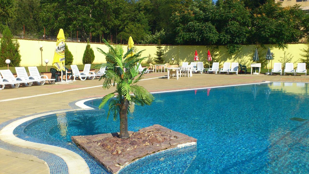 Hotel Mimoza Razgrad Экстерьер фото