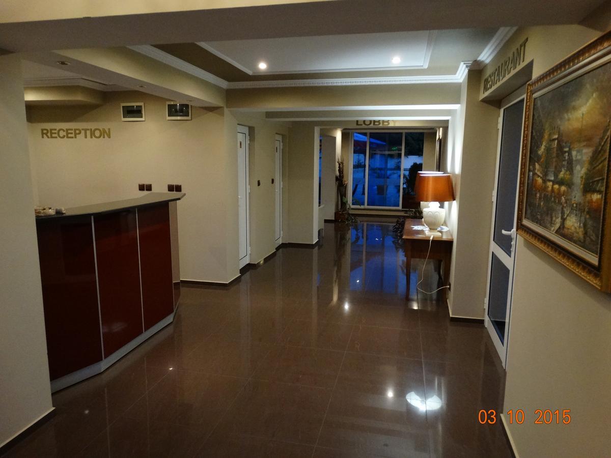Hotel Mimoza Razgrad Экстерьер фото