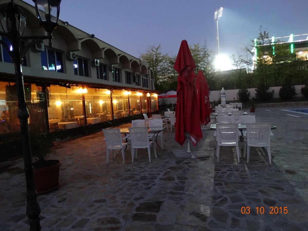 Hotel Mimoza Razgrad Экстерьер фото
